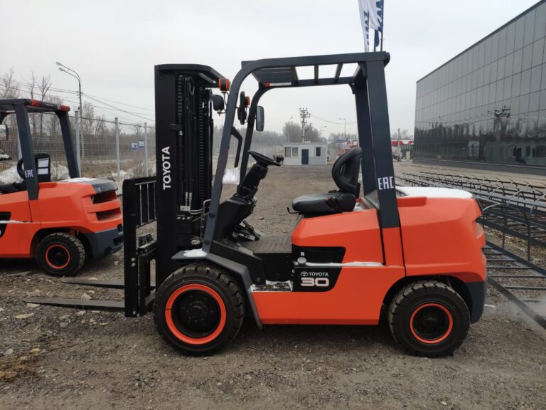 Вилочный погрузчик toyota fdzn30